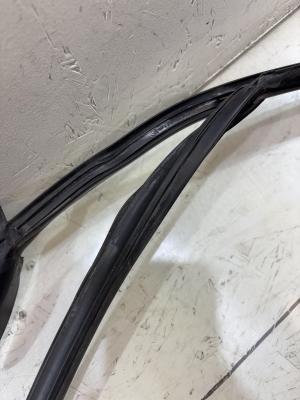 Направляющая стекла задняя левая 8E9839439AL Audi A4 B6 avant