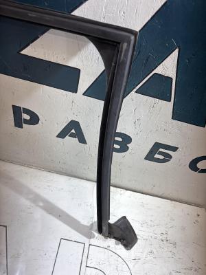 Направляющая стекла задняя правая 8E9839440AL Audi A4 B6 avant