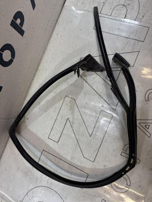 Направляющая стекла задняя левая седан 4F5839439 