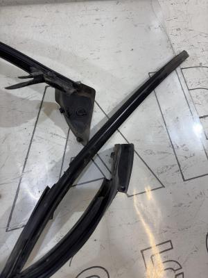 Направляющая стекла задняя левая седан 4F5839439 