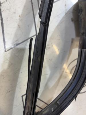 Направляющая стекла задняя левая седан 4F5839439 