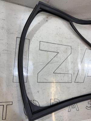 Направляющая стекла задняя левая 8E9839440AJ Audi A4 B6 avant