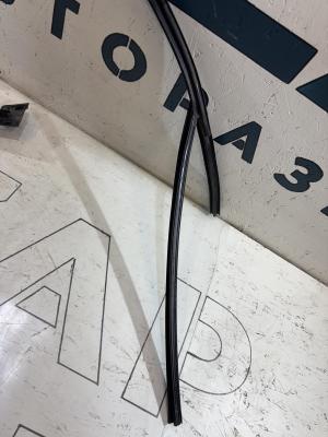 Направляющая стекла передняя левая 4B0837440AA Audi A6 C5 / A6 C5 Allroad