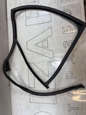 Направляющая стекла задняя правая седан 4B0837439 Audi A6 C5 / A6 C5 Allroad