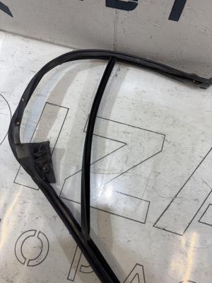 Направляющая стекла задняя левая седан 4B5839440AA 