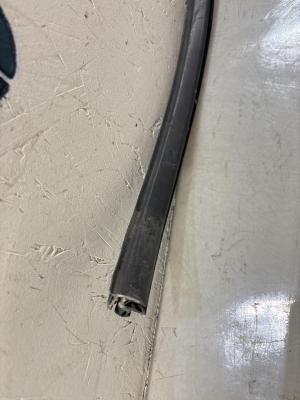 Направляющая стекла задняя левая Avant 4B9839439AJ 