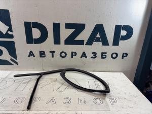 Направляющая стекла передняя левая 8D0837439L Audi A4 B5