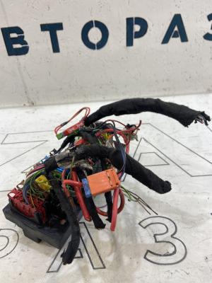 Блок предохранителей 443941822A Audi 80 B3