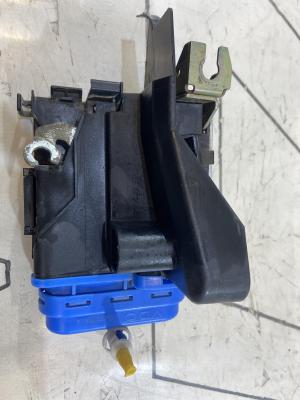 Замок двери задней левой 8D0839015A Audi A4 / А6