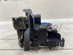 Замок двери задней левой 8D0839015A Audi A4 / А6