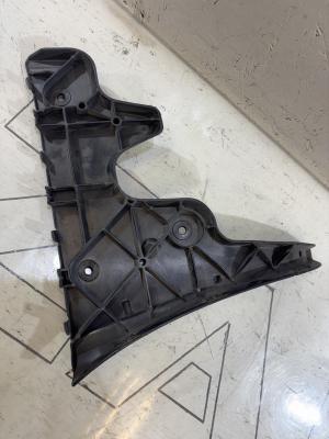 Кронштейн заднего бампера левый 4F5807453 