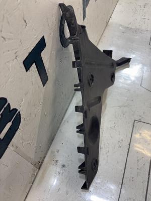 Кронштейн заднего бампера левый 8E9807453A Audi A4 B6 avant