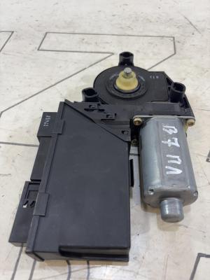 Моторчик стеклоподъемника 8E2959801 Audi A4 B6