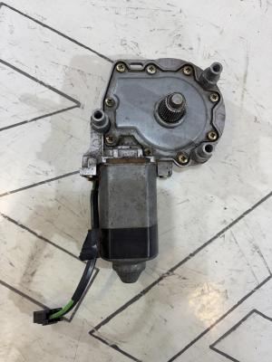 Моторчик стеклоподъемника передний правый 4A0959802A Audi A6 C4