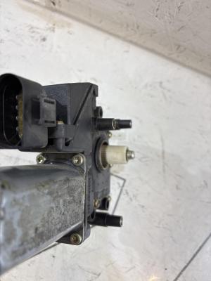 Моторчик стеклоподъемника передний правый 4A0959802D Audi A6 C4