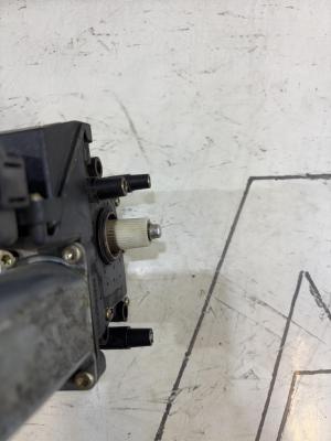 Моторчик стеклоподъемника передний правый 4A0959802D Audi A6 C4