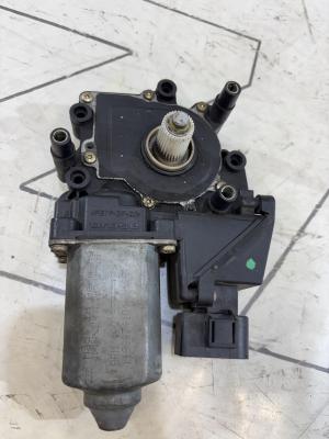 Моторчик стеклоподъемника 4A0959802C Audi A6 C4