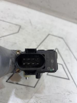 Моторчик заднего правого стеклоподъемника 4B0959802B Audi A6 C5 / A6 C5 Allroad