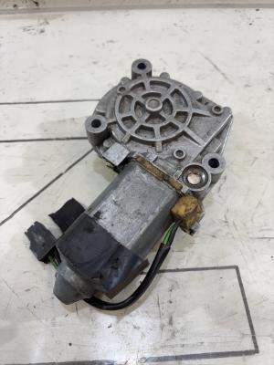 Моторчик стеклоподъемника передний правый 4A0959802A Audi A6 C4