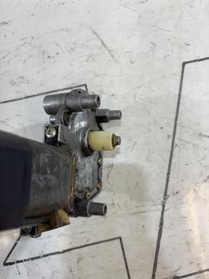 Моторчик стеклоподъемника задней левой двери 4A0959801A Audi A6 C4