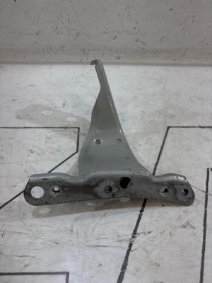 Кронштейн крепления крыла 8E0821136A Audi A4 B6