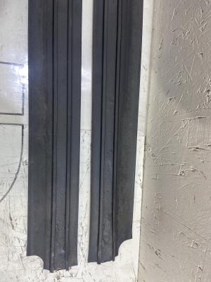 Нижние молдинги (резинки) дверей Audi 80 B4 Cabriolet 895853959A 