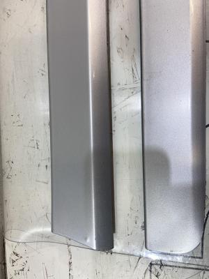 Молдинги (накладки) дверей нижние 8E0853970E Audi A4 B6 / B7