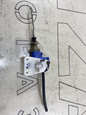 Клапан управления для двери водителя и пассажира 893862153С Audi 80 B3