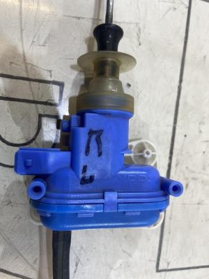 Клапан управления для двери водителя и пассажира 893862153С Audi 80 B3