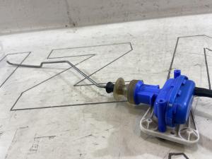 Клапан регулировочный двери задней левый правый 893862153D Audi 80 B3