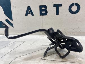 Стопорный крюк 8D0823480B Audi A4 B5