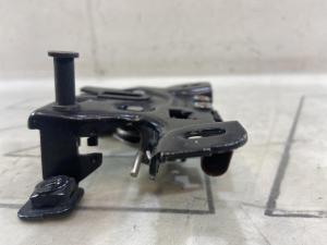 Замок капота 4B0823509 Audi A6 C5