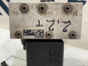 Блок ABS (насос) 4A0614111B Audi A6 C4