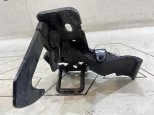 Стопорный крюк 6Q0823480B Volkswagen Touareg I