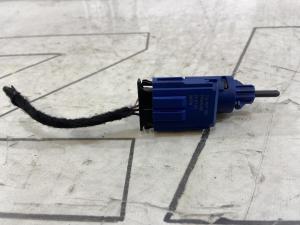 Выключатель педали сцепления 7L6927189 Volkswagen Touareg I