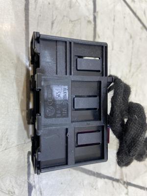 Кронштейн корпуса разъёма 7L0937545 Volkswagen Touareg I