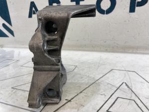 Кронштейн генератора 070903143C Volkswagen Touareg I