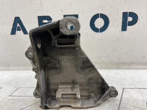 Кронштейн генератора 070903143C Volkswagen Touareg I