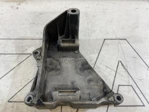 Кронштейн генератора 070903143C Volkswagen Touareg I