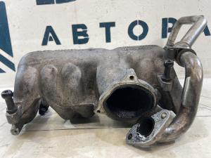 Патрубок впускного тракта 070129713H Volkswagen Touareg I