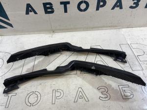 Кронштейн переднего бампера правый/левый 1Z0807184D Skoda Octavia II рест