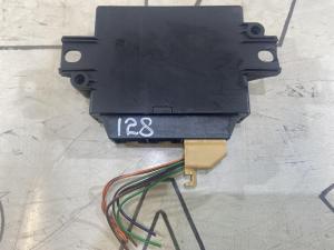 Блок управления парктрониками 5J0919475A Skoda Octavia II рест