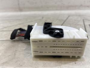 Разъём блока комфорта 1K0937702E Skoda Octavia II рест