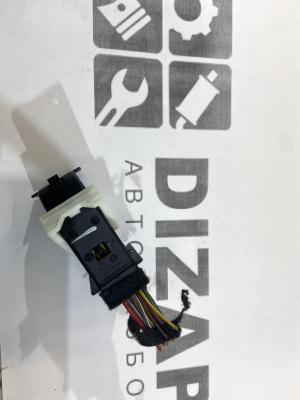 Корпус плоского разъёма с фиксатором контактов 1K0937702D Skoda Octavia II рест