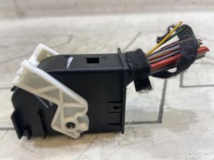 Корпус плоского разъёма с фиксатором контактов 1K0937702D Skoda Octavia II рест