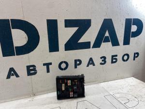 Центральный блок предохранителей для моторного отсека 1K0937125D Skoda Octavia II рест