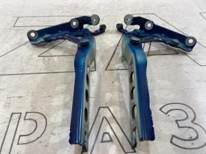 Петля капота левая/правая 1Z0823301C Skoda Octavia II рест