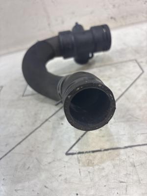 Шланг системы охлаждения 8E0121049G Audi A4 B6