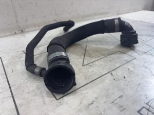 Шланг системы охлаждения 8E0121101J Audi A4 B6