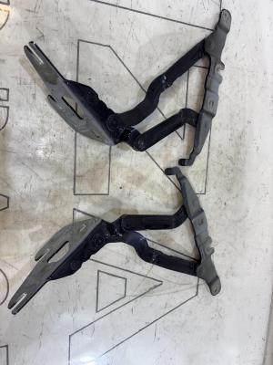 Петли крышки багажника левая правая 4B5827302E Audi A6 C5